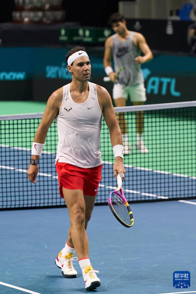 英国网球队绝地反击美国网球队，纳达尔完成帽子戏法的简单介绍