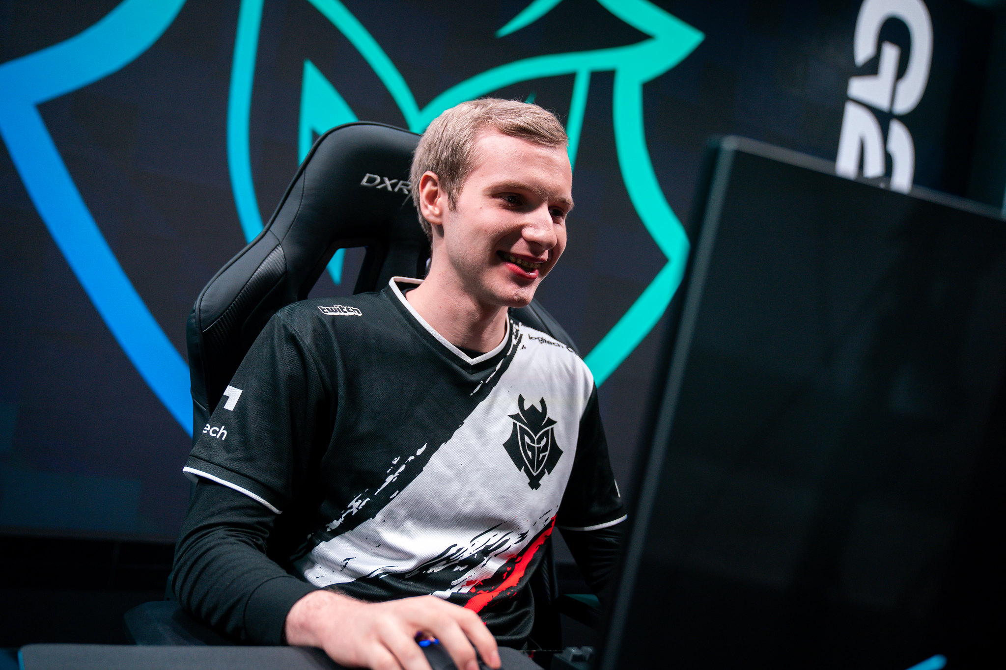 包含FPX碾压NS,Jankos开启传奇时刻宿命之战2025世界赛,锁定晋级资格的词条 包含FPX碾压NS,Jankos开启传奇时刻宿命之战2025世界赛,锁定晋级资格的词条