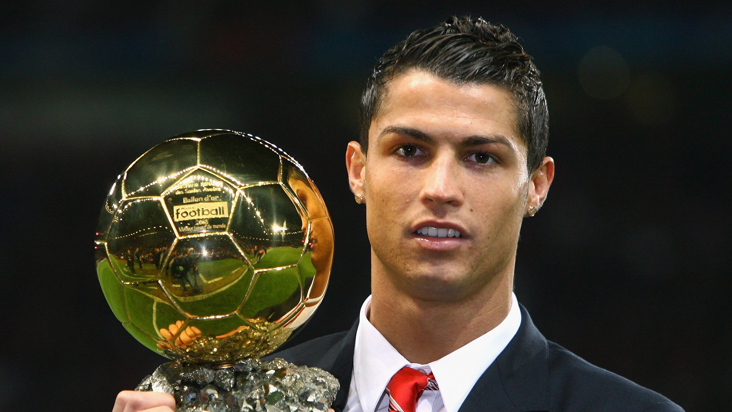 红魔之怒,比利时黄金一代的欧冠半决赛焦点战,如何以战术碾压让摩洛哥黑马神话止步?